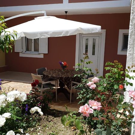Ferienwohnung Angelika House 1 Marathiás Exterior foto